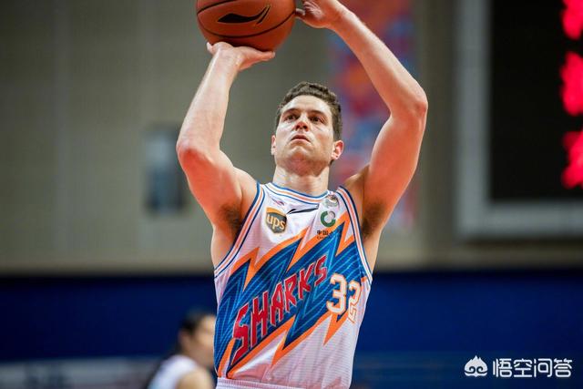 羽毛球亚锦赛：石宇奇男单登顶 国羽两冠两亚收官